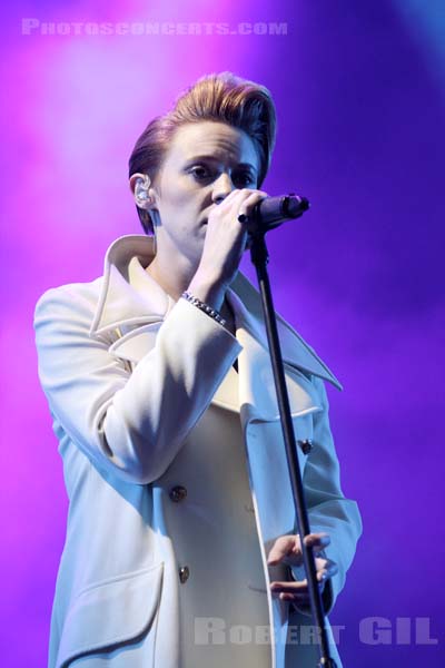 LA ROUX - 2014-08-24 - SAINT CLOUD - Domaine National - Scene de la Cascade - 